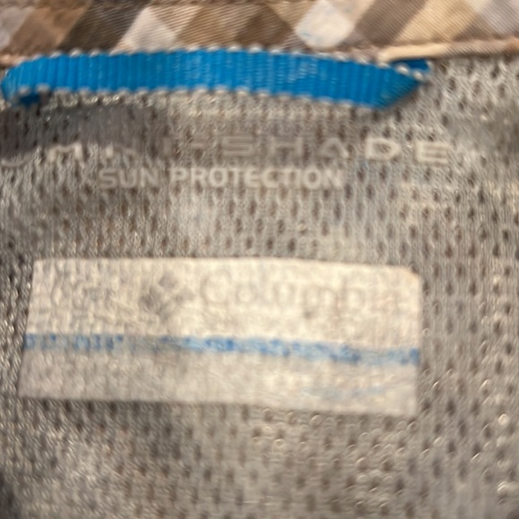 Columbia short sleeve shirt with sun protection in back vents - Picture 12 of 14